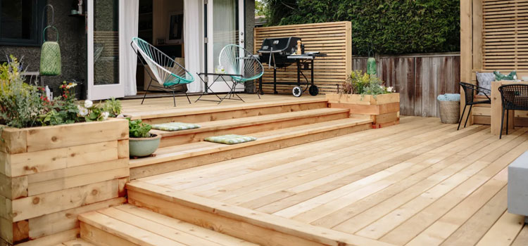 Cedar Decking in Stevenson Ranch, CA