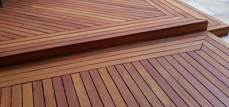 Redwood Decking Material in Stevenson Ranch, CA